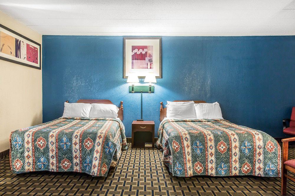 Econo Lodge Cranston - Providence Eksteriør billede