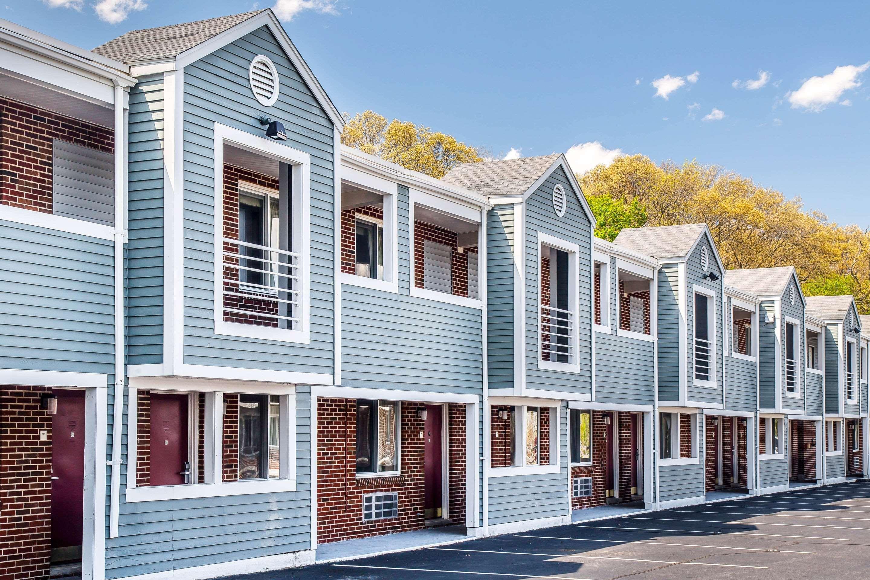 Econo Lodge Cranston - Providence Eksteriør billede