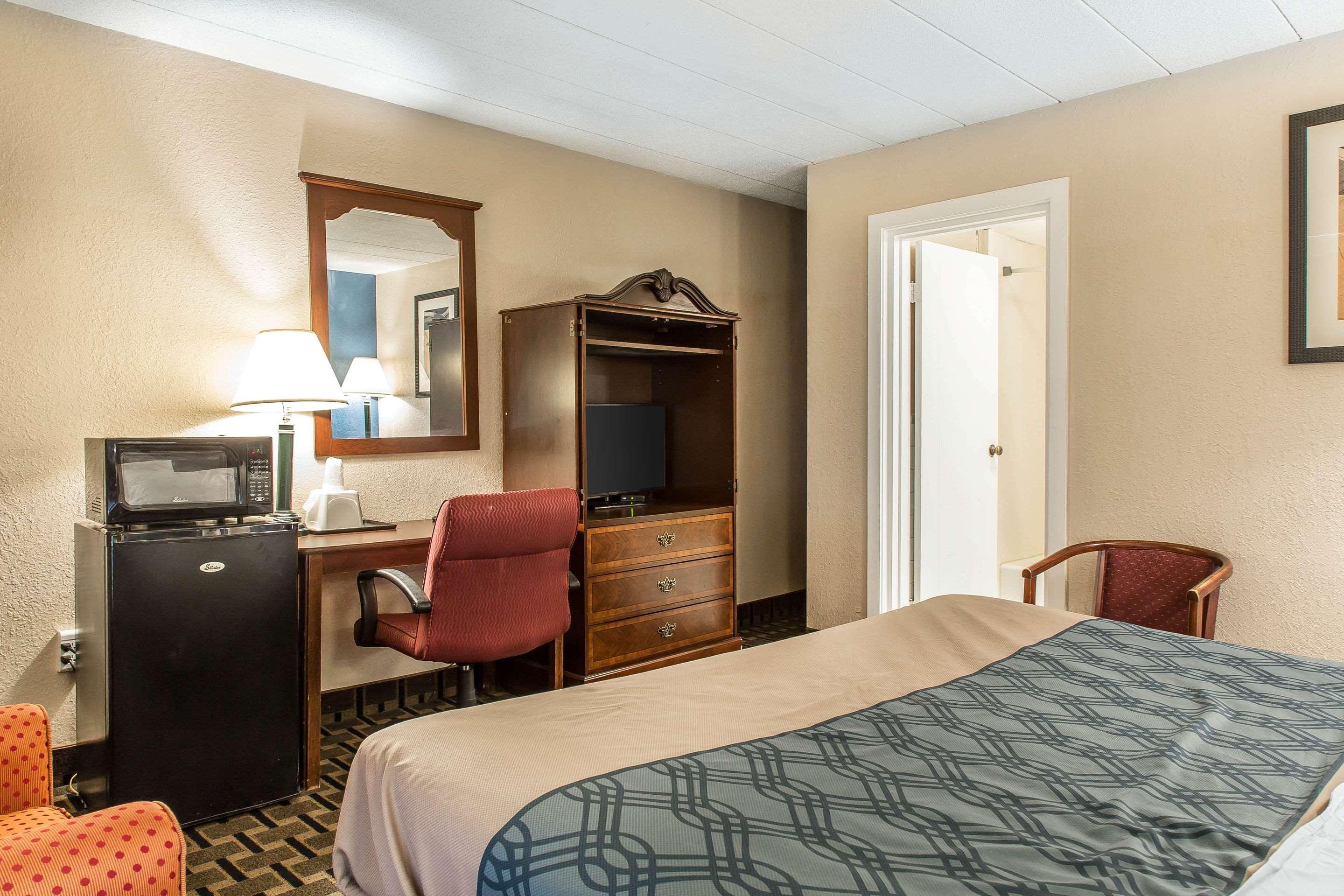 Econo Lodge Cranston - Providence Eksteriør billede