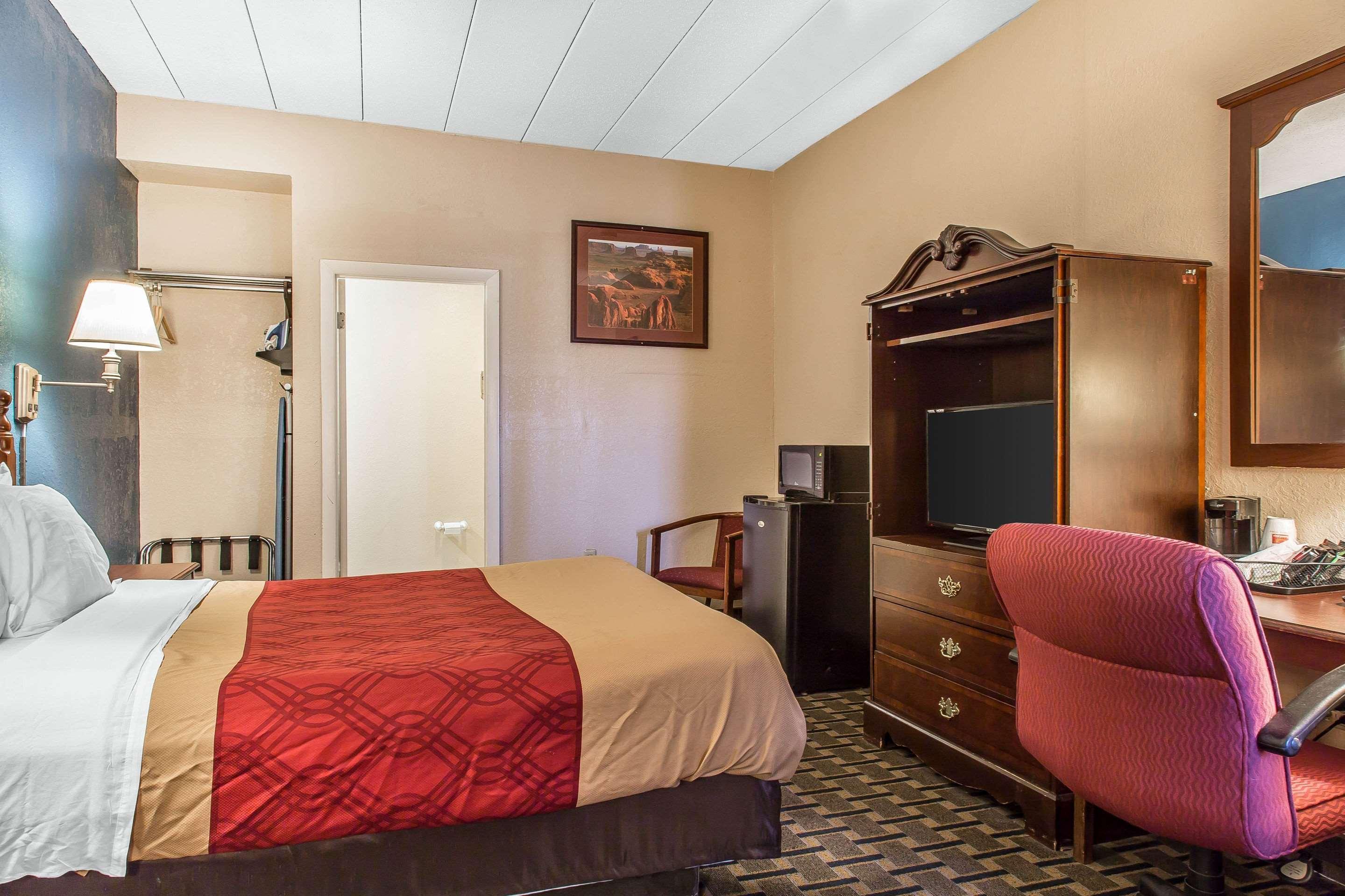 Econo Lodge Cranston - Providence Eksteriør billede
