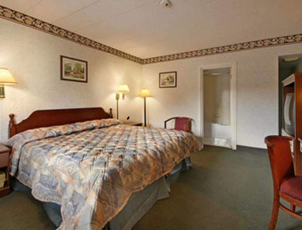 Econo Lodge Cranston - Providence Eksteriør billede